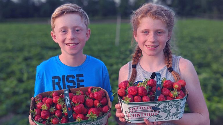 Mikey and Marika Kustermans posing at the adventure farm in 2019