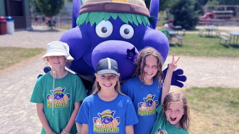 Campers enjoying summer camp at Kustermans Farm in 2021