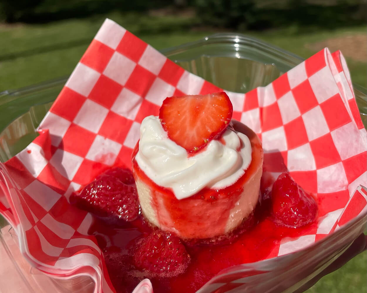 strawberries mini cheesecake